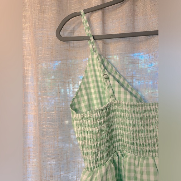 Checkered Green and White Tank Top with Bow. Stretchy material. - Picture 5 of 11